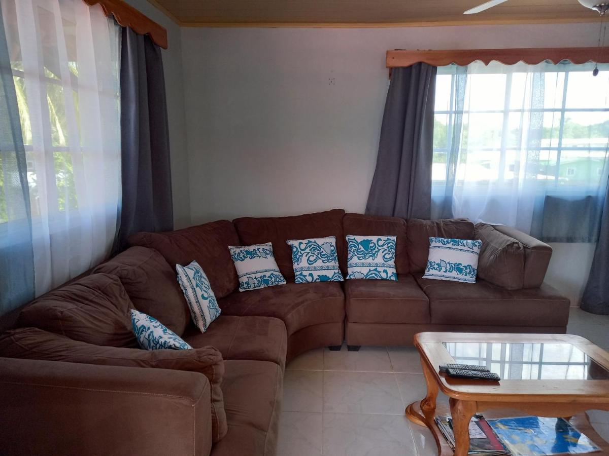 Urania House Villa โบกัสทาวน์ ภายนอก รูปภาพ