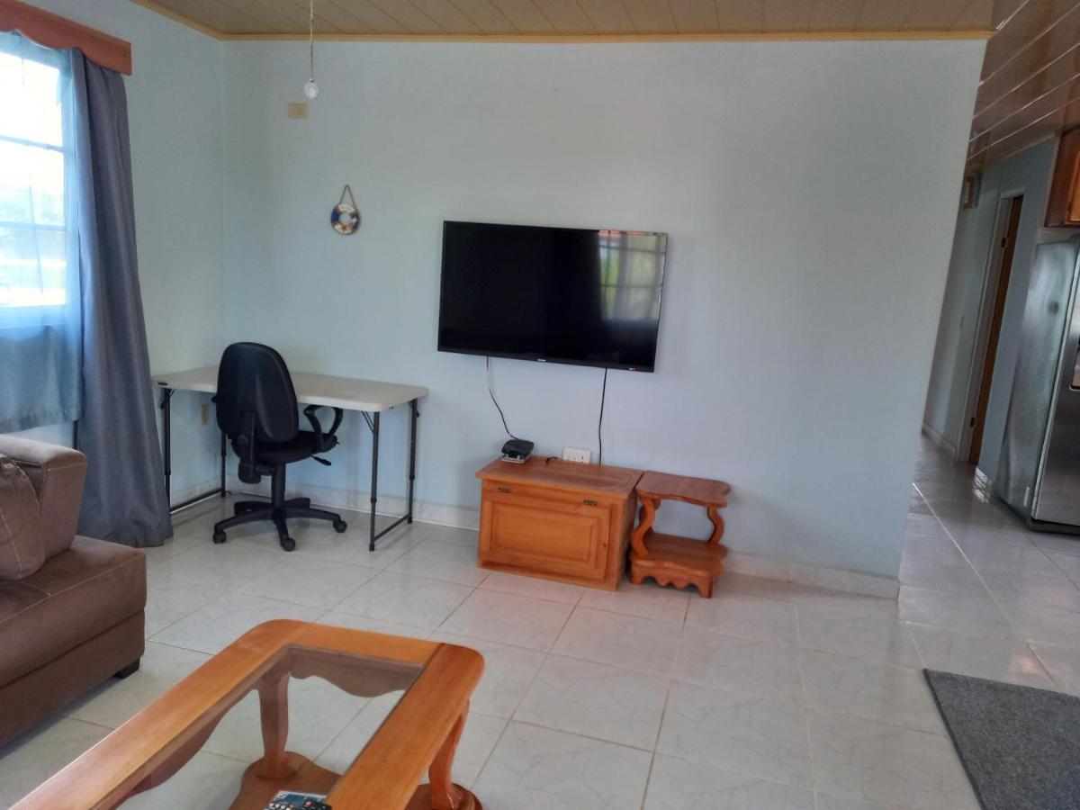 Urania House Villa โบกัสทาวน์ ภายนอก รูปภาพ