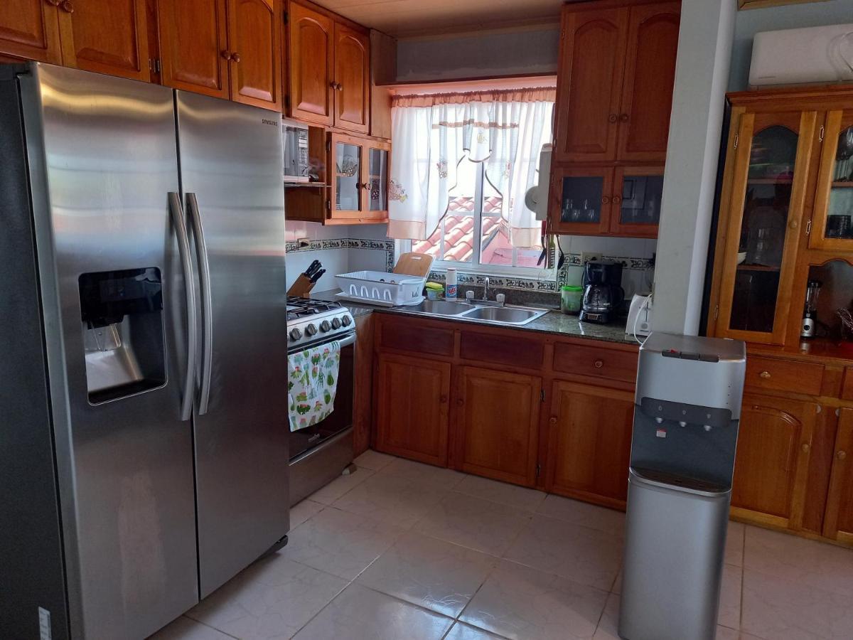 Urania House Villa โบกัสทาวน์ ภายนอก รูปภาพ