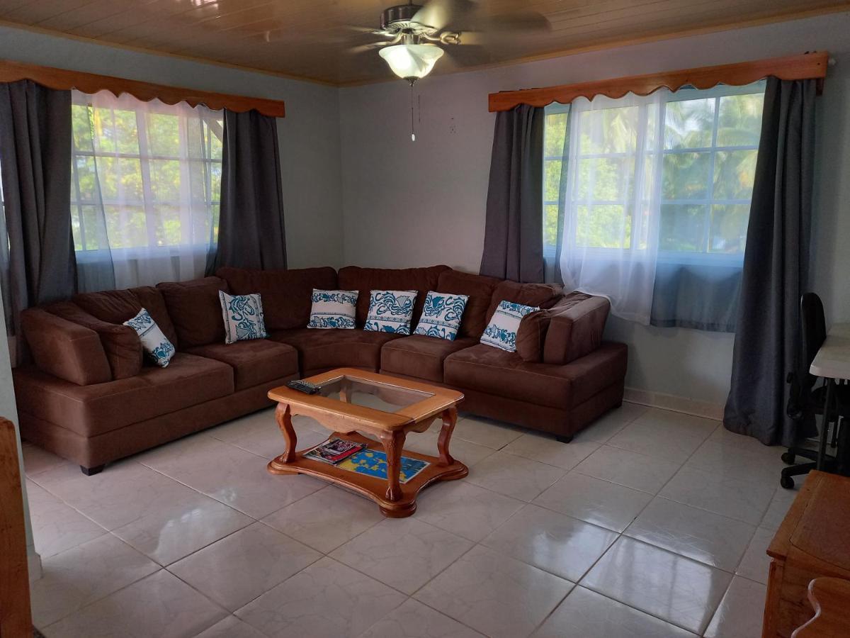 Urania House Villa โบกัสทาวน์ ภายนอก รูปภาพ