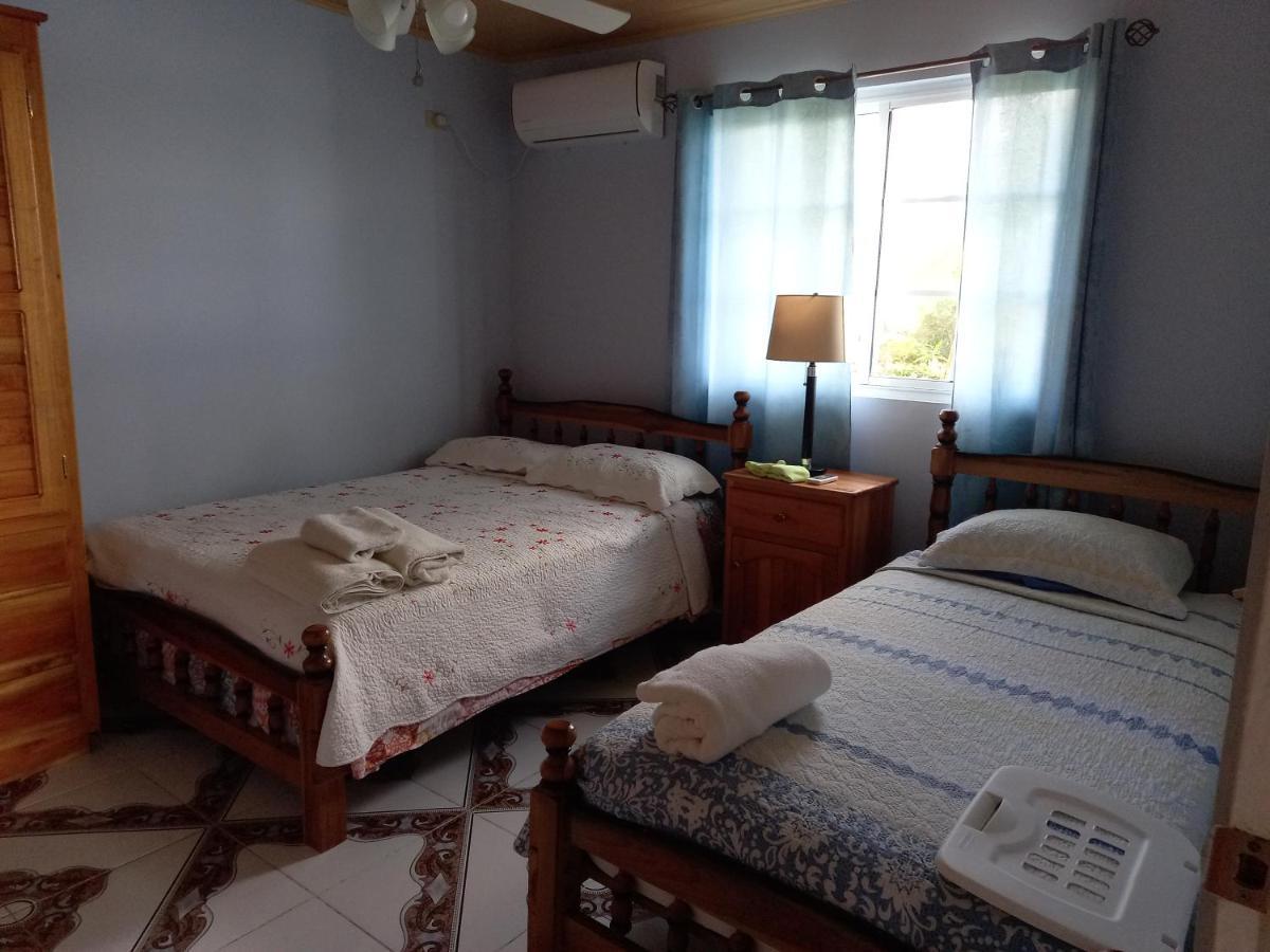 Urania House Villa โบกัสทาวน์ ภายนอก รูปภาพ