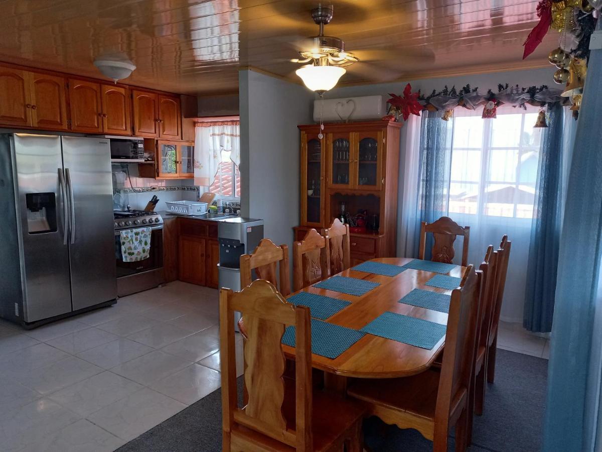 Urania House Villa โบกัสทาวน์ ภายนอก รูปภาพ